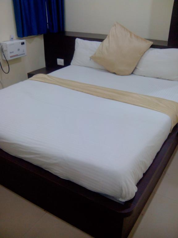 Hotel R K International Lucknow Habitación foto